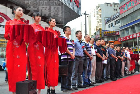 甘肅目前最大最高清戶(hù)外LED顯示屏在蘭州投入運(yùn)營(yíng)