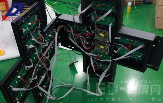 德彩光電成功研發十字架顯示屏