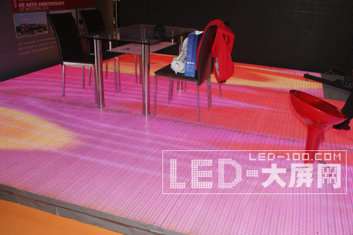 利亞德<a href=http://m.qcrkj88.com target=_blank>LED顯示屏</a>亮相北京國際LED顯示技術展